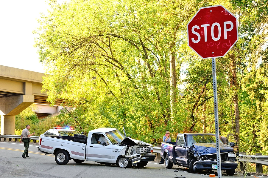 car accident where one driver did not observe the right of way